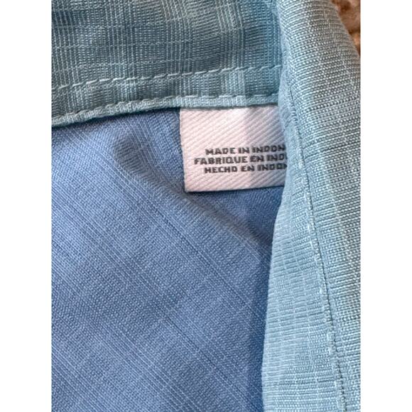 Quicksilver Waterman Comfort fit Men's Collared button up shirt. Large, Blue - Picture 10 of 10